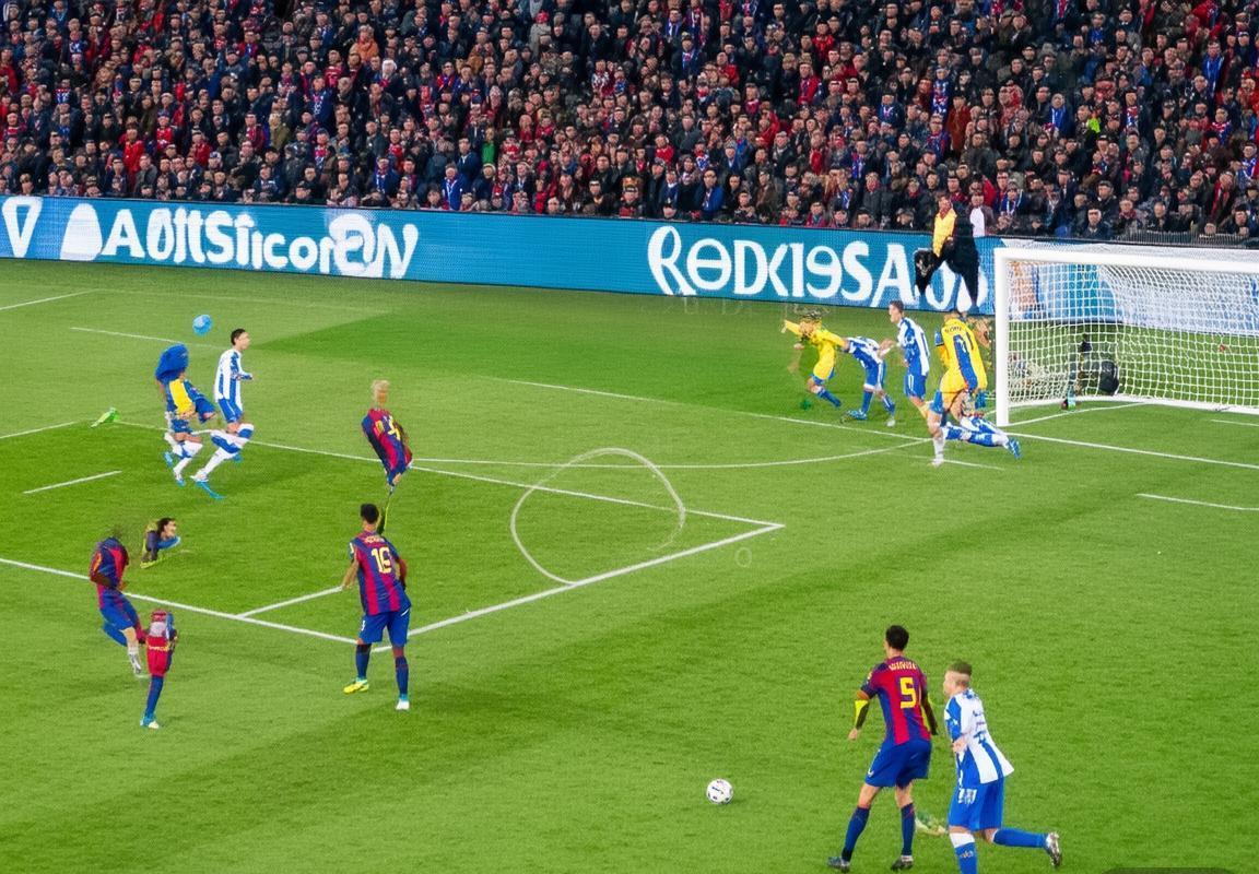 2018巴塞罗那VS小保加：控球反击巅峰对决精彩回顾