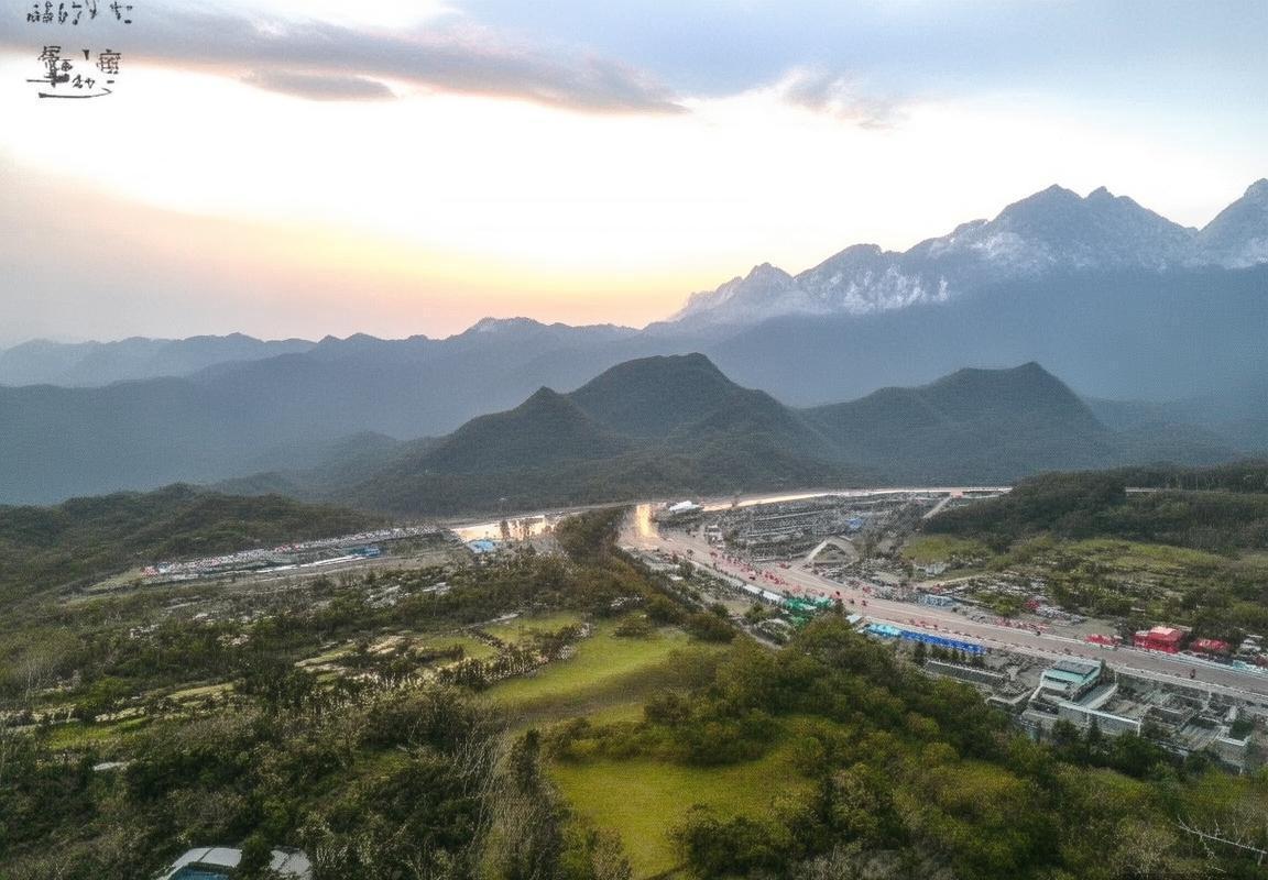 俄罗斯vs智利足球对决前瞻：历史交锋、状态分析及阵容解析